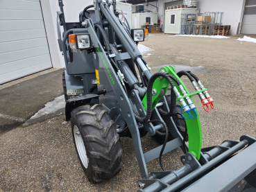 Elektro Hoflader 2110e und 2310e mit Schaufel