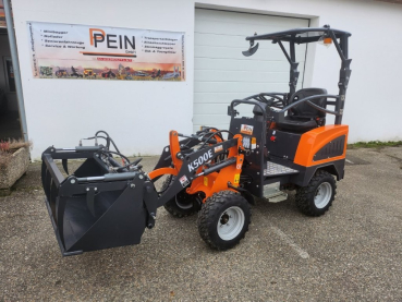 Elektro Hoflader PK500e mit Schaufel