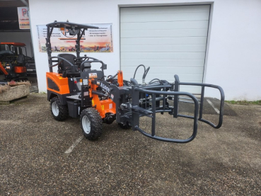 Elektro Hoflader PK500e mit Schaufel