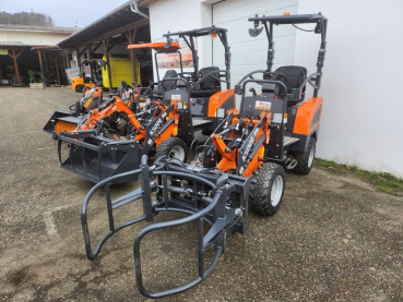 Elektro Hoflader PK500e mit Schaufel