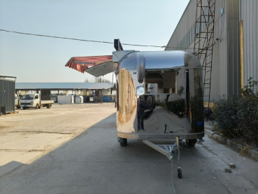 Airstream Trailer PSS3021, der kultige Food- und Verkaufsanhänger