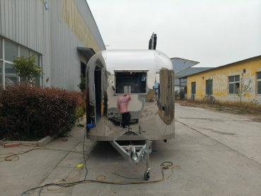 Airstream Trailer PSS5021, der kultige Food- und Verkaufsanhänger