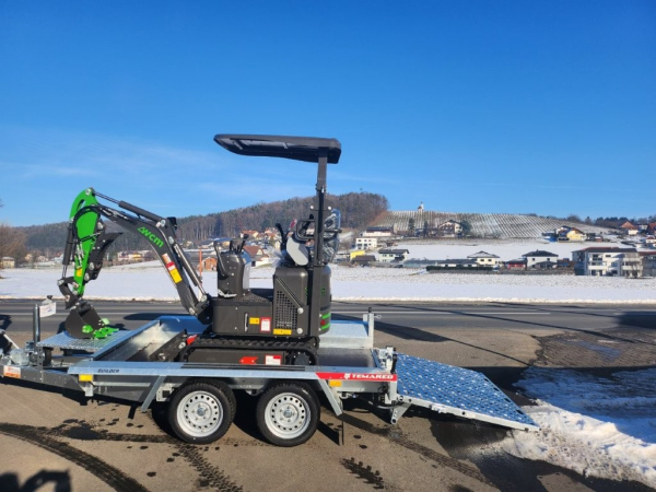 Aktionsangebot: Minibaggerr & Baumaschinenanhänger Builder 2615