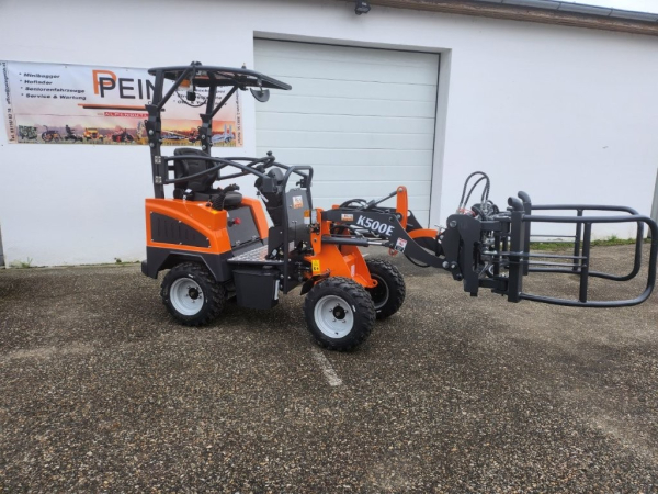 Elektro Hoflader PK500e mit Schaufel