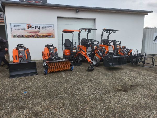 Elektro Hoflader PK500e mit Schaufel