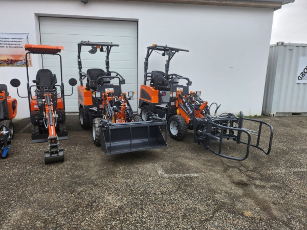 Elektro Hoflader PK500e mit Schaufel