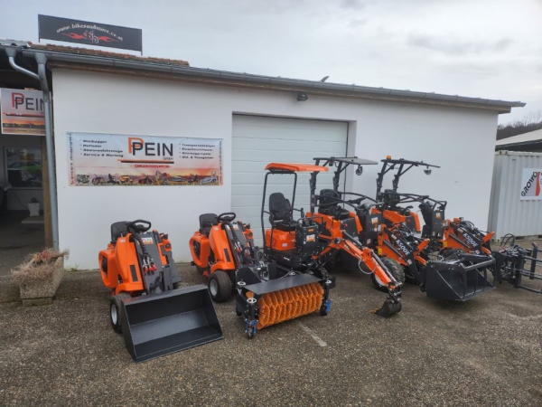 Elektro Hoflader PK500e mit Schaufel