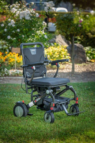 Alpenmobil Elektro Rollstuhl I-Go® Lite - flugtauglicher, faltbar, aus Carbon