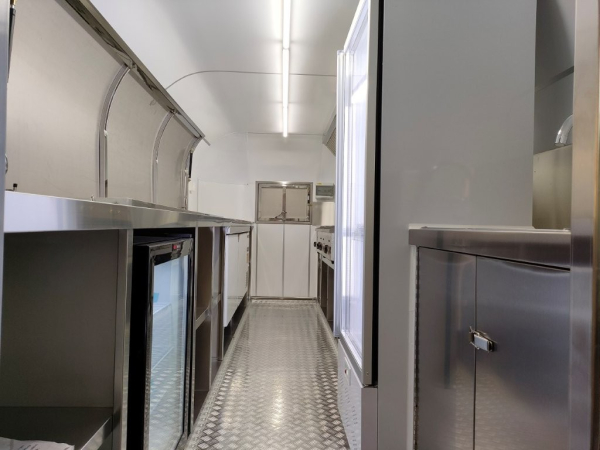Airstream Trailer PSS5021, der kultige Food- und Verkaufsanhänger